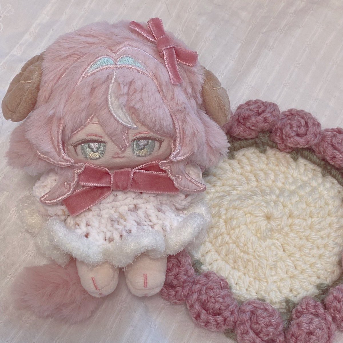 Lucky__kerikeri's tweet photo. 10cmちゃんへのドレスが無事完成❕

フリルの手触りが最高です…͈ᴖ ̫ᴖ ͈🤍 https://t.co/t9duspd9Qk