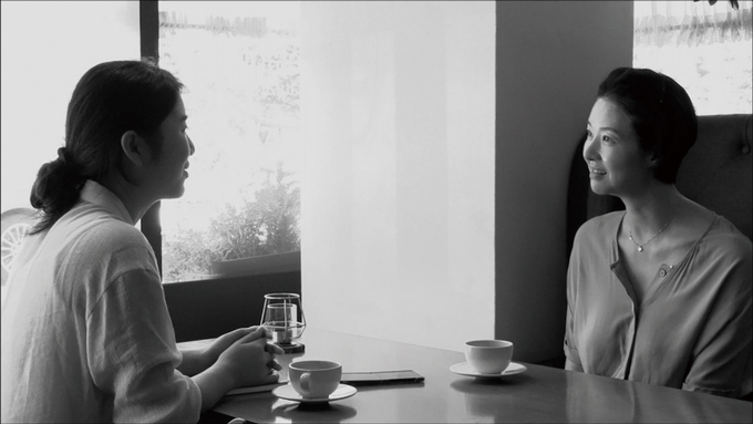 cine21_editor's tweet photo. 수행의 시간, 
조현나 기자의 <그녀가 돌아온 날>

"본 것. 보여지는 것. 말한 것. 말해지는 것. 이미지와 사운드가 넘쳐나는 세계에서 우리는 무엇을 보고 듣길 택할 것인가. 대본에 추가된 대사는 기자에게 닿지도, 발행될 기사에도 담기지 않을 말이다."

https://t.co/mFyfEK0wji https://t.co/gkR9Glx2ER