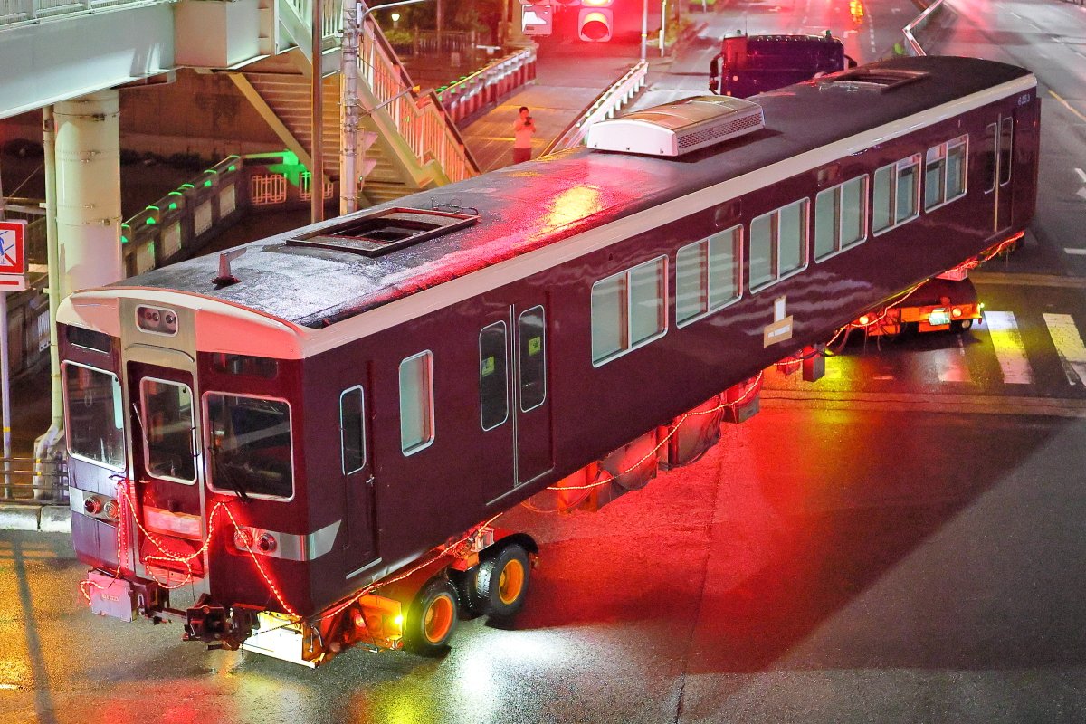 onlyzeiss's tweet photo. 阪急6300系6353F 6353号車 廃車陸送 https://t.co/Z6GqjF4OMg
