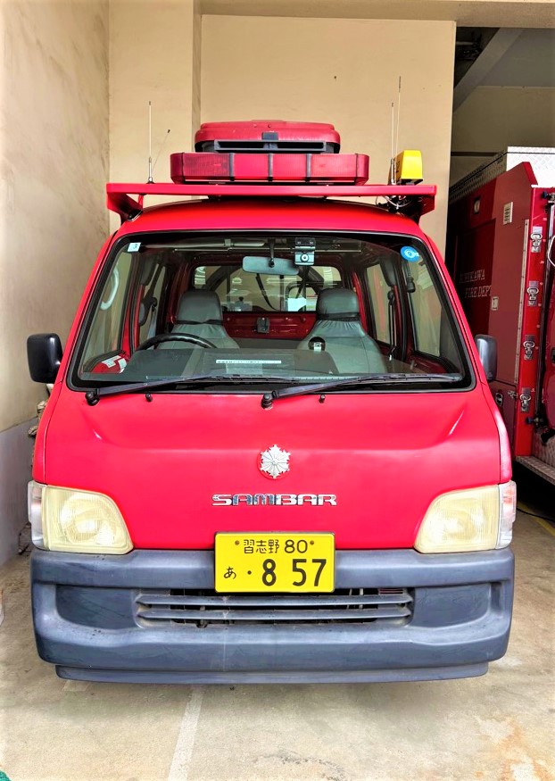 ichikawa_shobo's tweet photo. 【あの車は今】
運用開始から24年
活躍する機会は少なくなりましたが
その役目が終わったわけではありません。

大規模災害時には、
地域を守る戦力として出動します。

出番がないことが一番。
それでも
いつ来るか分からない
その日のために静かに備え続けています。

#市川市消防局
#曽谷ポンプ２ https://t.co/S6CWDxyQyF