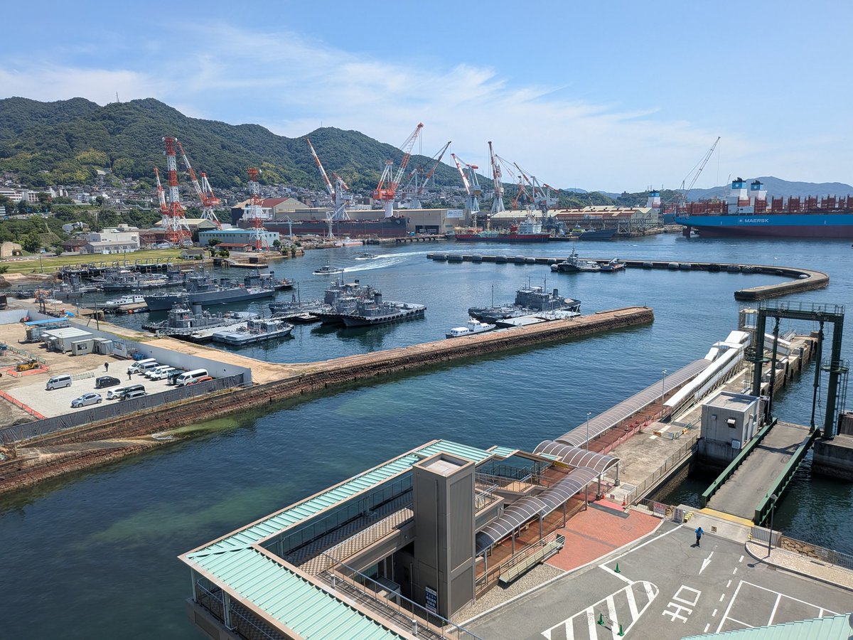 mlabo98's tweet photo. #広島 #呉
フェリー乗り場の展望台から
きれいな港だなぁ https://t.co/nzw5DBaTCW