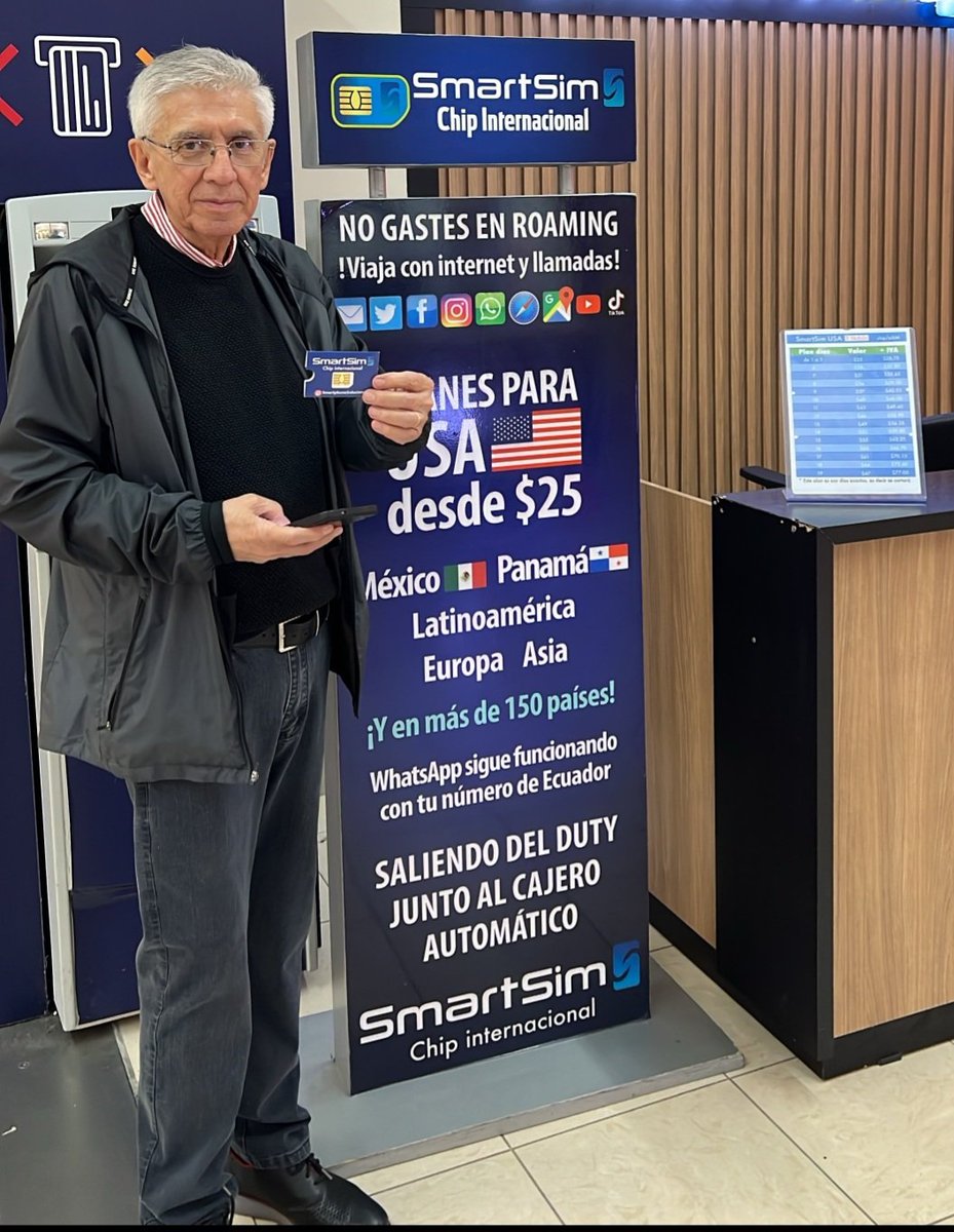 pochoharbEC's tweet photo. Esta noche despegó rumbo a su décimo mundial el histórico @FABIANGALLARDOM quien ha hecho transmisiones mundiales desde 1982. Es sin duda, una de las voces más identificadas con "ECUADOR MI PAÍS". Es un honor para mí volver a hacer a través de @radiocentroec #CENTROMUNDIAL 
una Copa del Mundo con Fabián y otro grande del relato como @gerardo22ec con quienes por coincidencia trabajamos juntos en el primer mundial de Ecuador en Japón Korea. 
Fabián se vino al Mundial bien conectado a través de Smartsime de Smartphone Soluciones @BBSolucionesWeb para no perder un solo segundo la señal ni la conexión.