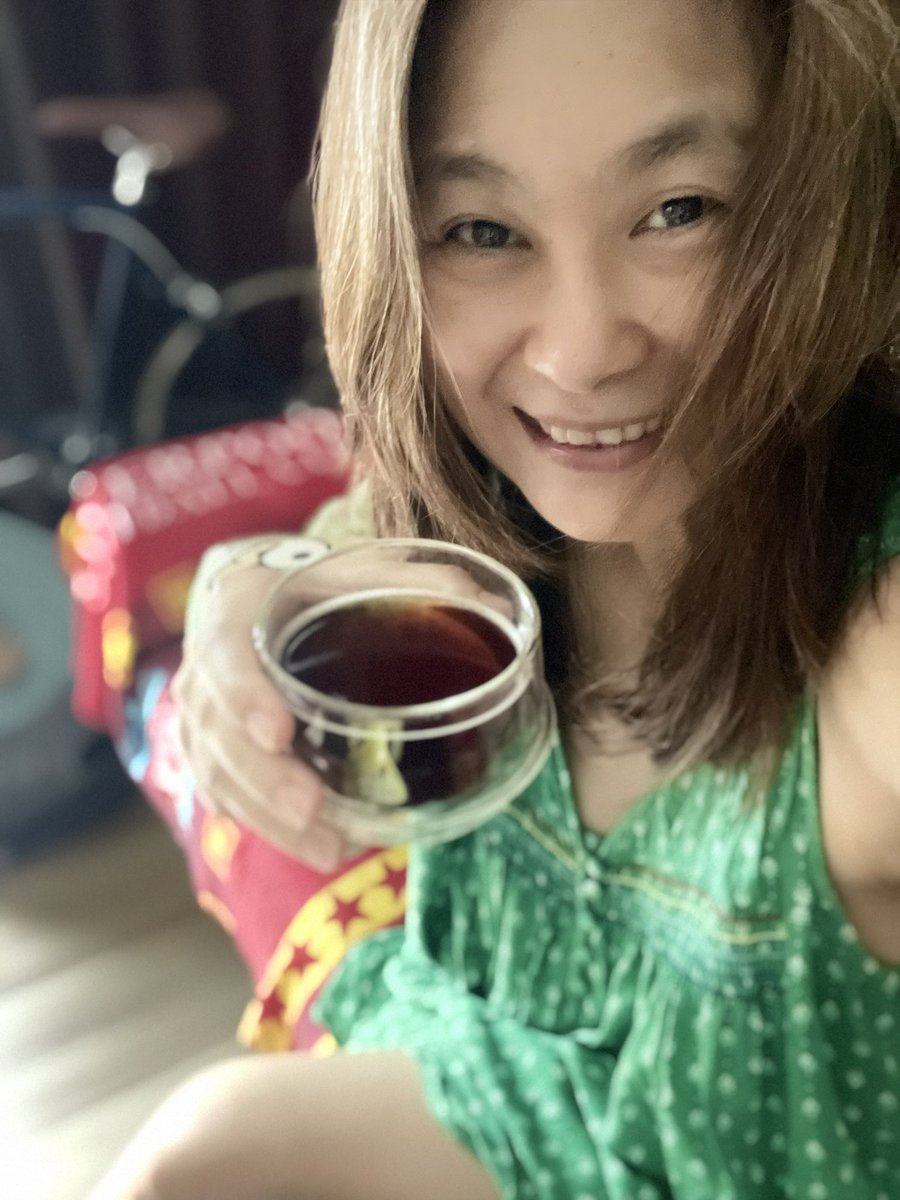 halin_lim's tweet photo. 56+72วัน
เที่ยงละ จิบแฟแล้ว
ดูวอลเล่ย์บอลชายโลก ต่อได้ค่ะ
😍🥰😘
#LFC https://t.co/Kz4uGB934t