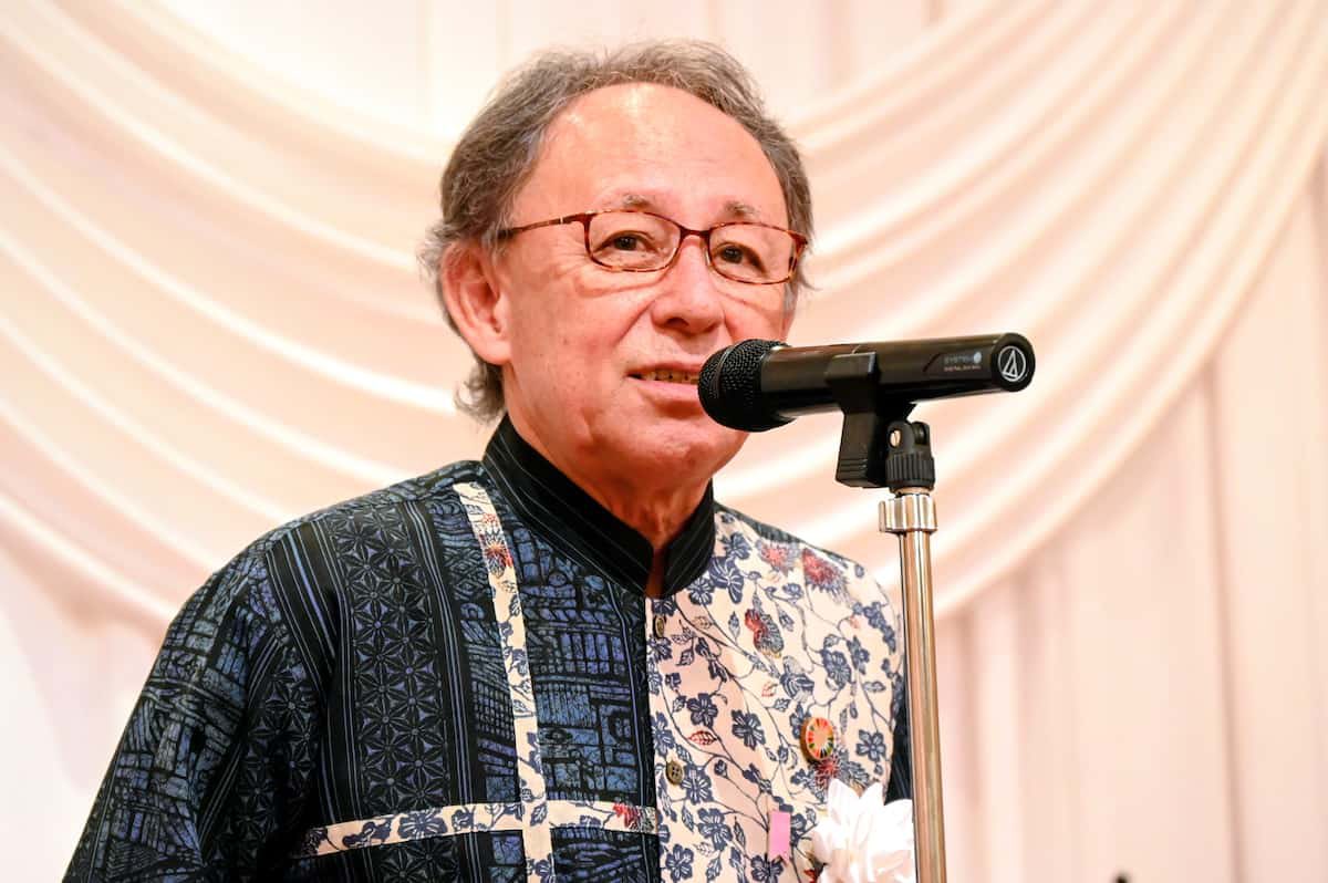 Tanakaseiji14's tweet photo. 玉城デニー知事「沖縄警察は沖縄知事しか命令できない。国や他県からの命令で応援に来るのは許さない」

玉城デニーは！
絶対に落とせ！ https://t.co/t6dzcnbJwS