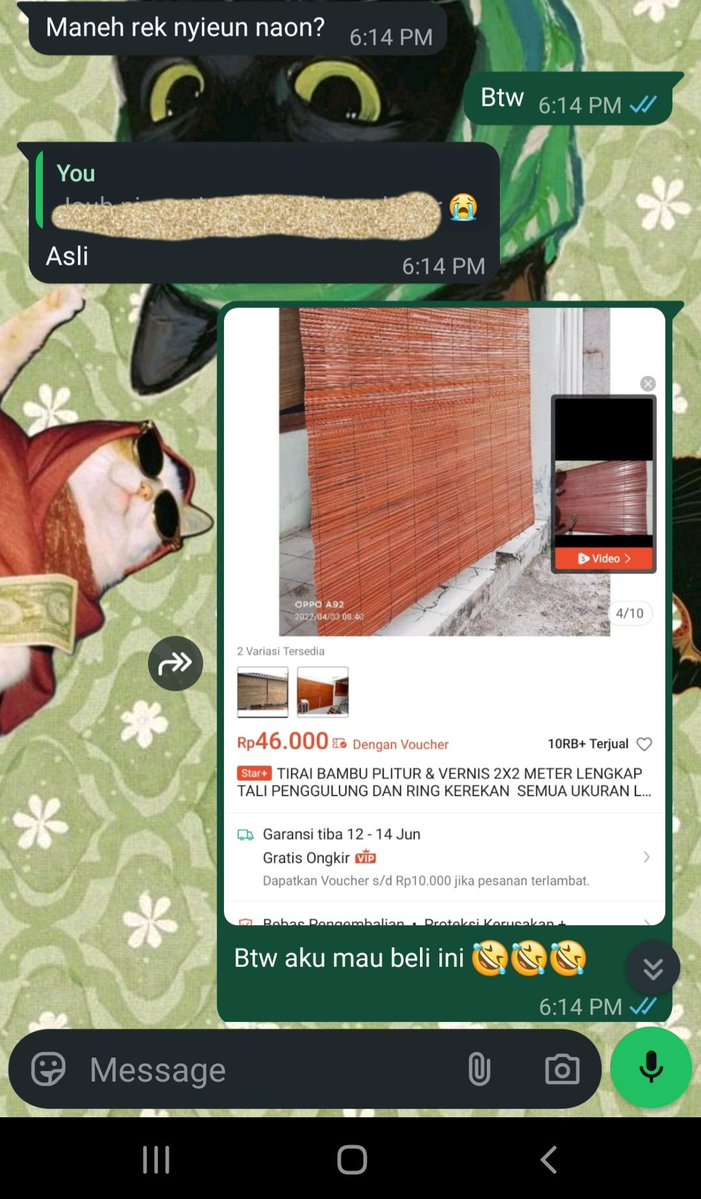 aciew's tweet photo. Kalau kata samuel cipta merchandise mah ganti topik nya cepet bgt, bosen scroll lagi scroll lagi wkwkwk
dari perghibahan duniawi tbtb keju oles, tbtb tirai bambu. 
TAPI YAH... ENDINGNYA ADALAH KUE LAPIS. 
wkwkwk maaf ya best, lopyu. https://t.co/4PL5fVLUEH