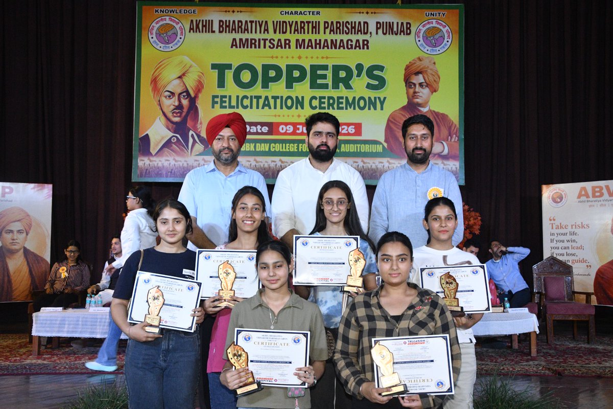 ABVPVoice's tweet photo. The programme was graced by National Executive Chairman of Himalaya Parivar &amp; eminent industrialist Sardar Paramjit Singh Gill as the Chief Guest, North Zone Org. Secretary Shri Gaurav Attri as the Main Speaker, and youth social worker Shri Akshay Sharma as the Special Guest. https://t.co/9JiWGYIF9i