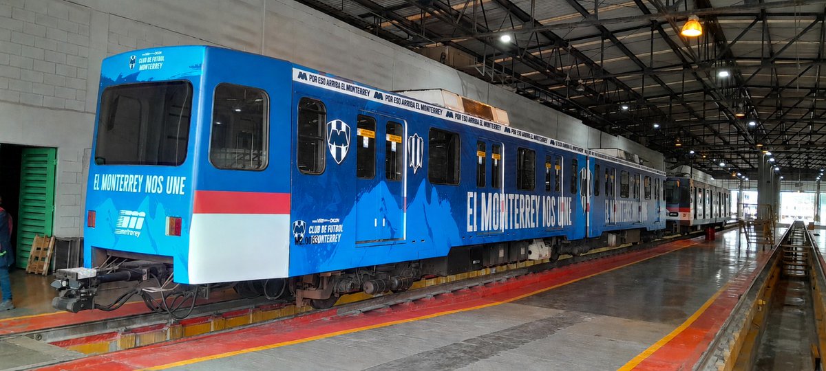 SancadillaNorte's tweet photo. Parte de la campaña del Club de Futbol Monterrey para darle la bienvenida a todos los aficionados que vienen al Mundial.

En la estación del Metro de la Expo van a generar gráficos en los idiomas de los visitantes que estarán en la Ciudad de acuerdo a cada fecha.

Cada gráfico tendrá detalles alusivos a los países que nos visitan.
