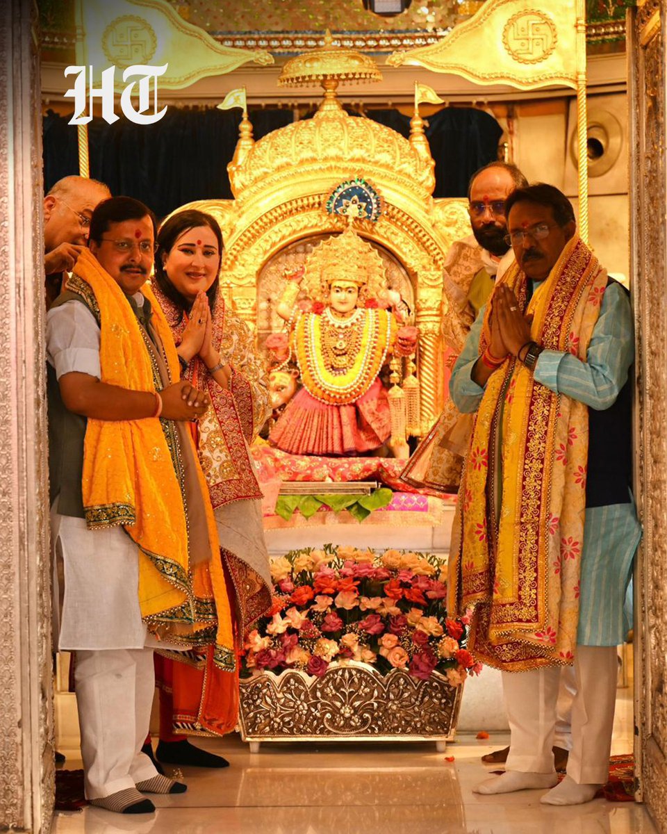 htTweets's tweet photo. #InPhotos | BJP leaders Nitin Nabin, Harsh Malhotra and Bansuri Swaraj offered prayers at Jhandewalan Temple in New Delhi as the party marked 12 years of the Narendra Modi-led government at the Centre.

(Photo by @sanchit2294 / Hindustan Times)

#ModiGovernment #12Years #BJPLeaders #JhandewalanTemple #NewDelhi