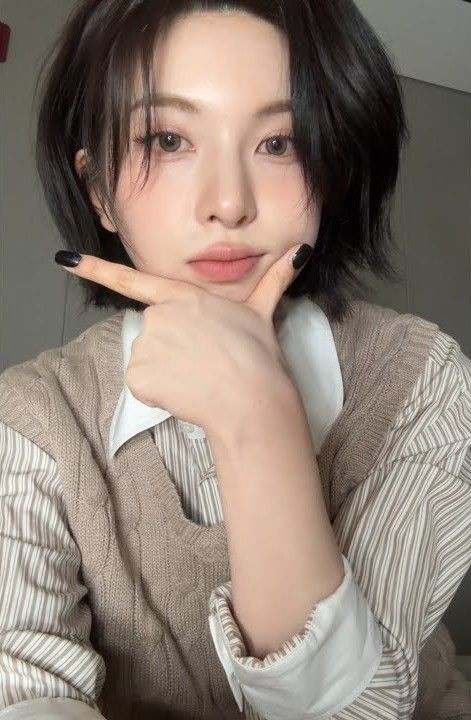 Heejinslilbunny's tweet photo. @PopBase SHE HAS A WHOLE DAY!?!? BAE FROM NMIXX WE LOVE YOU https://t.co/uSi7HUggMC