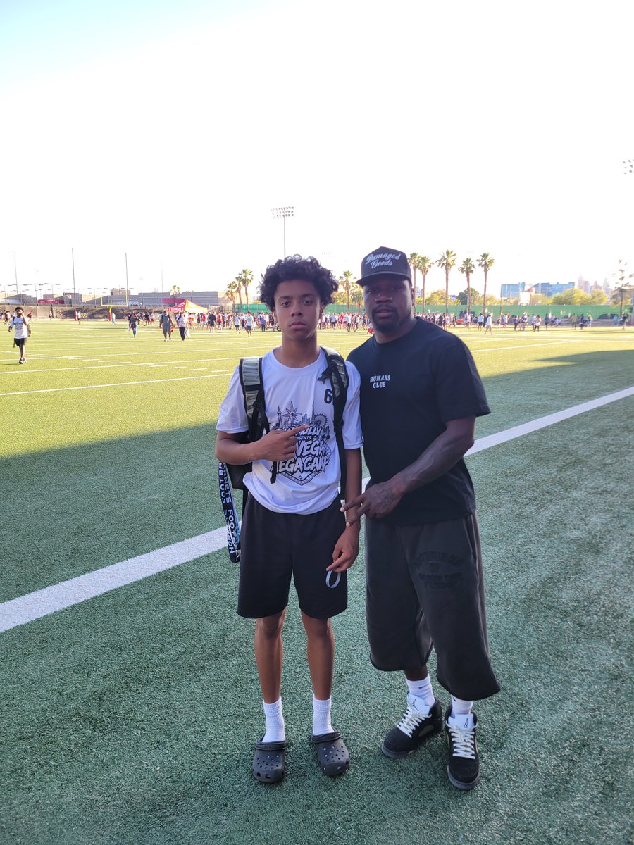 _3_the_truth's tweet photo. With unc @DCarter_2 at the @lasvegasmega https://t.co/tWCbZpYh8c