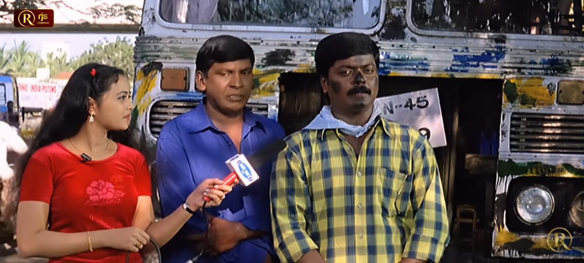 edamoneHappyale's tweet photo. ஒரு வாட்டி ஒரு புள்ள கிட்ட "i think I like you" னு கேட்டேன்."எப்படியும் வேற மத பையன வீட்டுல எதுக்க மாட்டாங்க, heartbreak வேணாம்" சொல்லிட்டா. பல வருஷம் கழிச்சு அந்த புள்ளைய நேத்தில குங்குமத்தோட பாத்தேன். அப்ப தாங்க புரிஞ்சுது, அவளுக்கு மதம் பிரிச்சனை இல்ல நான் தான் பிரச்சினை னு. https://t.co/DHaXDmq2tD