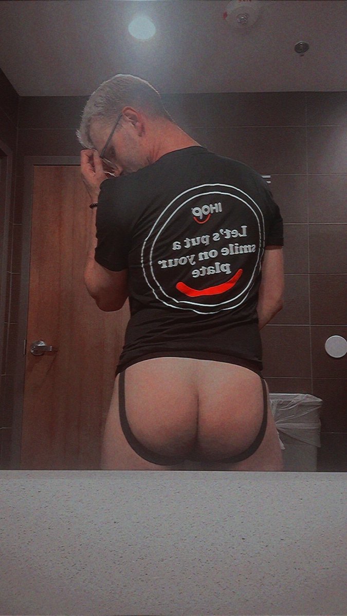 TXfag389's tweet photo. I can serve you something better than pancakes 😏🤤 https://t.co/36yvHMsQLI