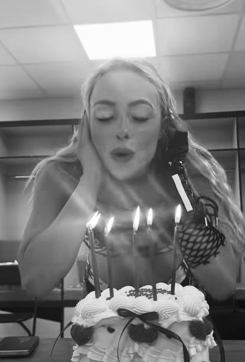 OfLivMorgan's tweet photo. 6/8/26. Best day ever🥹🖤🎂

{Photo creds to my love, @PureStreetTrash} https://t.co/syRgRMvWZJ