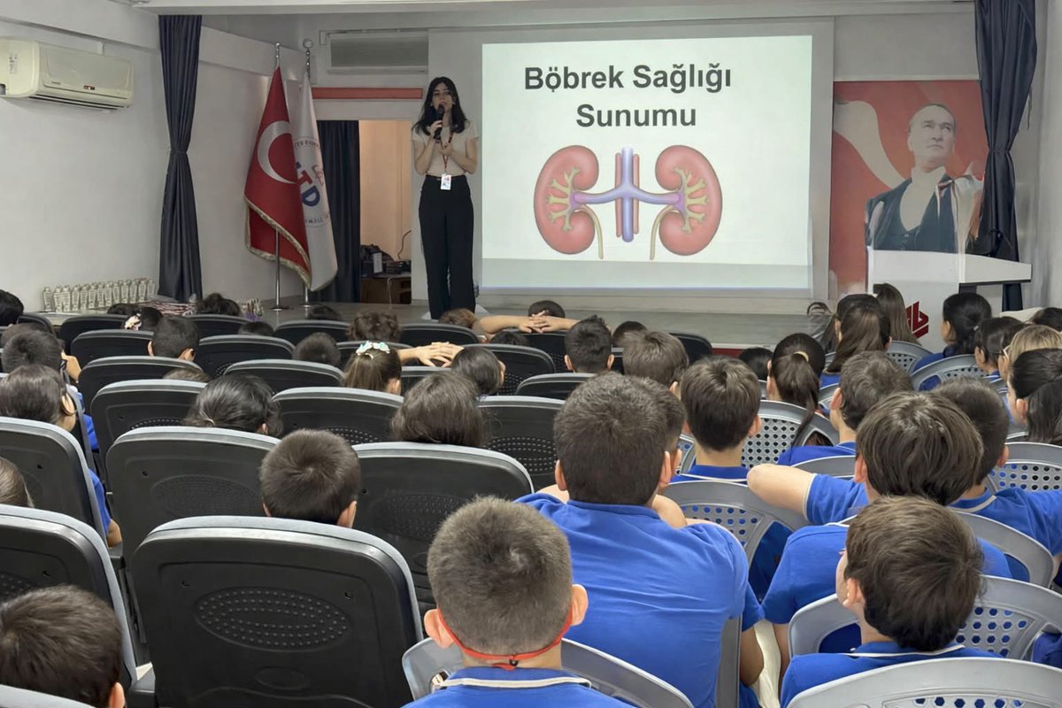 IhsaneTuna's tweet photo. Okulumuzda 3. Ve 4. Sınıf öğrencilerine yönelik Türk Böbrek Vakfı Görevlileri tarafından Böbrek Sağlığı ile ilgili farkındalık
oluşturmak amacı ile sunum gerçekleştirilmiştir. https://t.co/JuWRC7FMM7