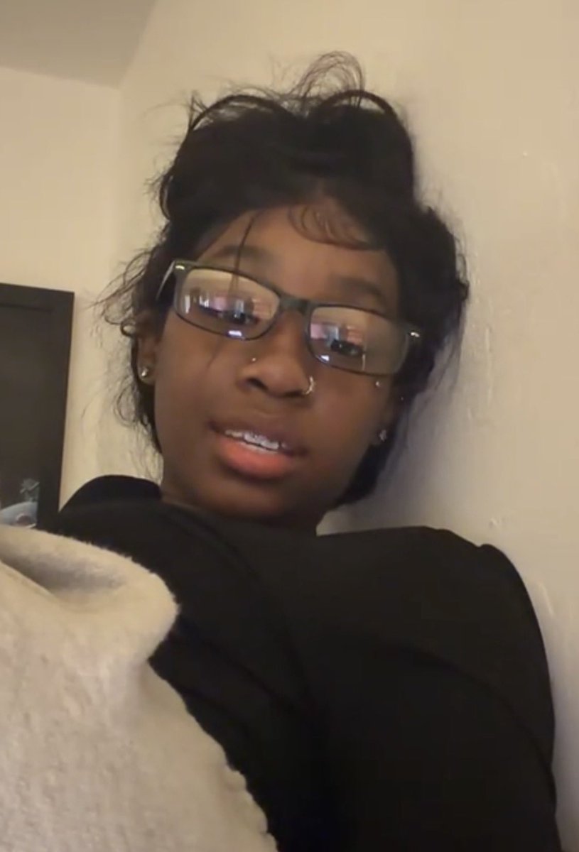 its_blesskid's tweet photo. Her Videos are still going around,
Watch in the thread below 🥵 https://t.co/0DDPWs7XsA