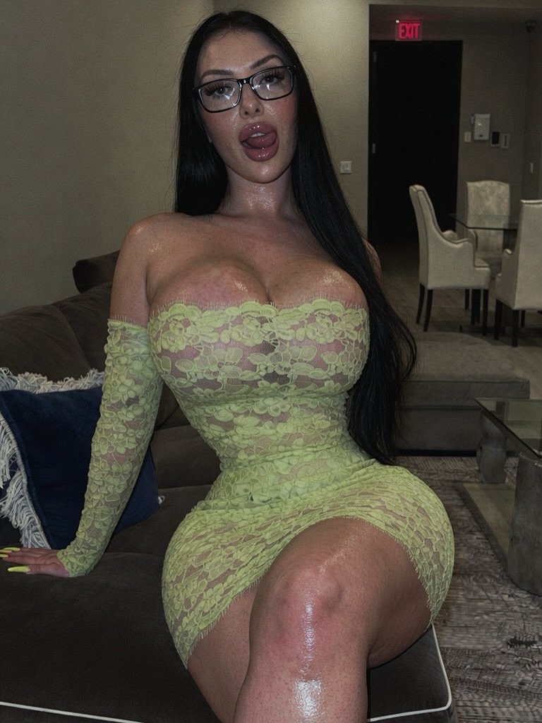 ThickTempt81701's tweet photo. Divine Reyes https://t.co/J0K3ItEVKU