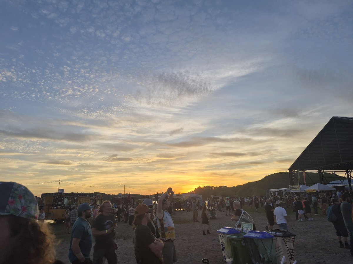 Riley_Bergeron's tweet photo. Beautiful summer night for a show at Thompson Point!

"Primus Sucks!" 🤘 https://t.co/Sa5FZrX659