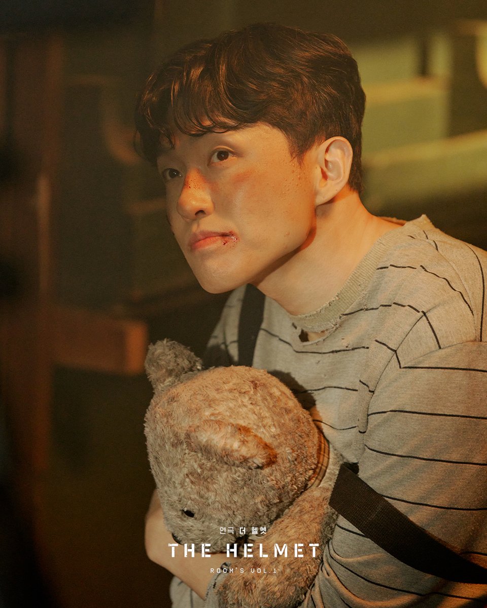 Im_culture's tweet photo. #연극 #더헬멧
𝙏𝙃𝙀 𝙃𝙀𝙇𝙈𝙀𝙏

🪖프로필 스케치 사진 공개

ROOM ALEPPO 헬멧A 
#이석준 #김다흰 #오정택

-
2026.07.09 - 2026.10.11
홍익대 대학로 아트센터 소극장 https://t.co/tXw30yAjkB
