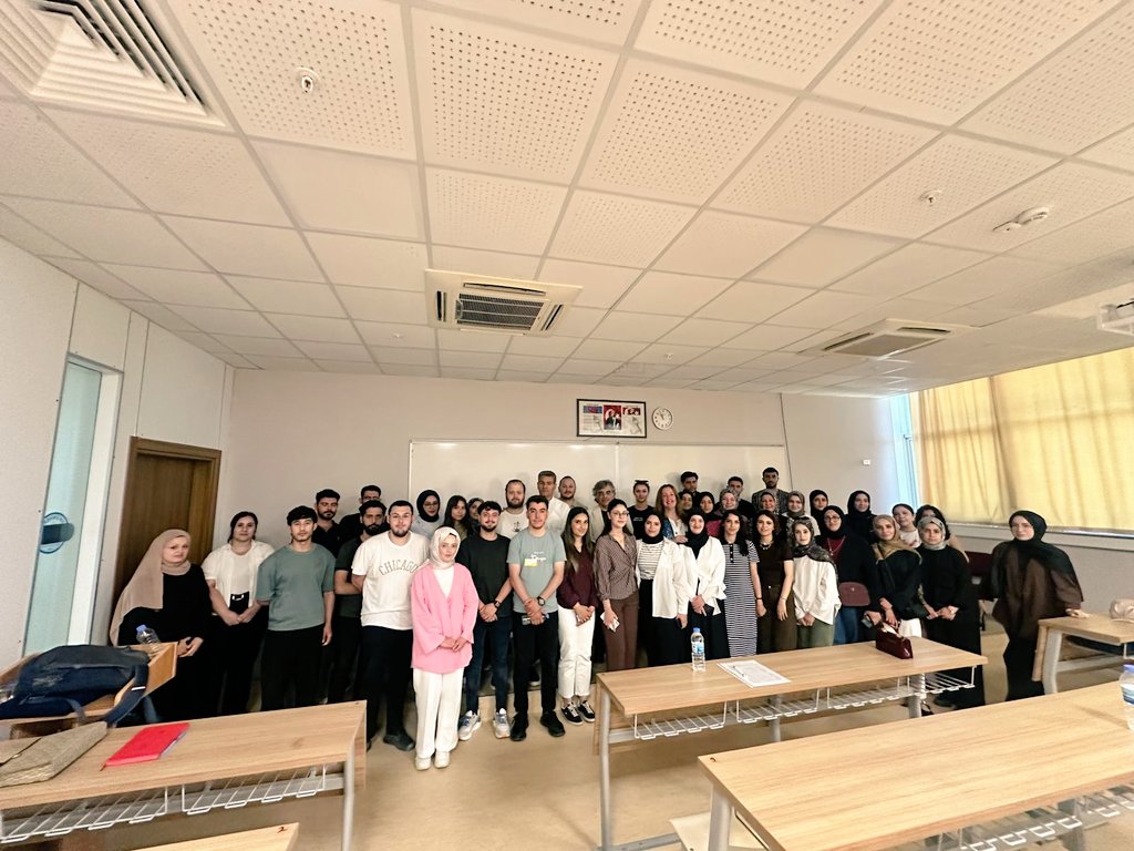harranisletme's tweet photo. İşletme Bölümü tarafından "Lisansüstü Eğitim Süreçleri ve Akademik Kariyer Planlaması Semineri" düzenlendi.

https://t.co/wAGOExukDC

@hrumedya 
@mtahirgulluoglu 
@zena_elez 
@ofarukDemirkol https://t.co/cca8q1G5v4