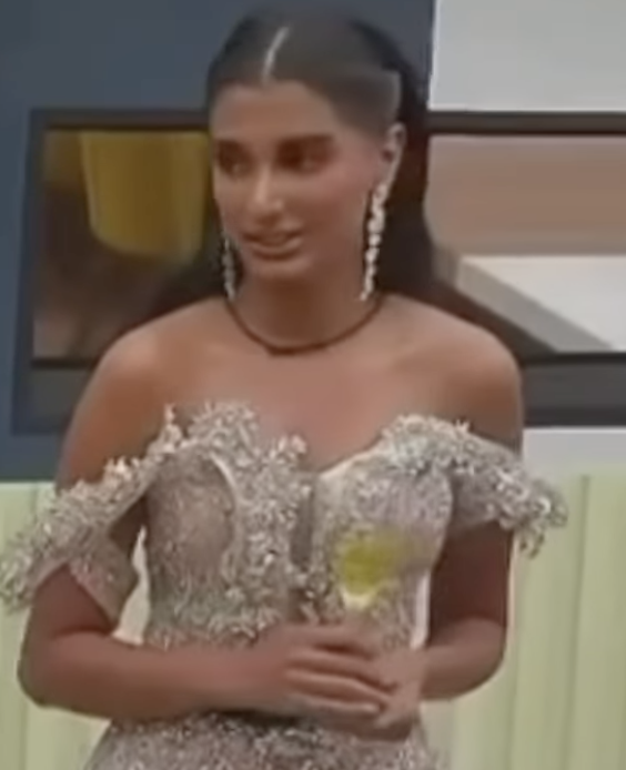crixtobalon's tweet photo. Josh”vamos a dormir flaca” 
Celine “tengo que cuidar el maletín”  
jajajaja ese malentin no te lo quita nadie bby girl! #CelineeGanadora #LCDLF6 https://t.co/JtVWBnrhZl