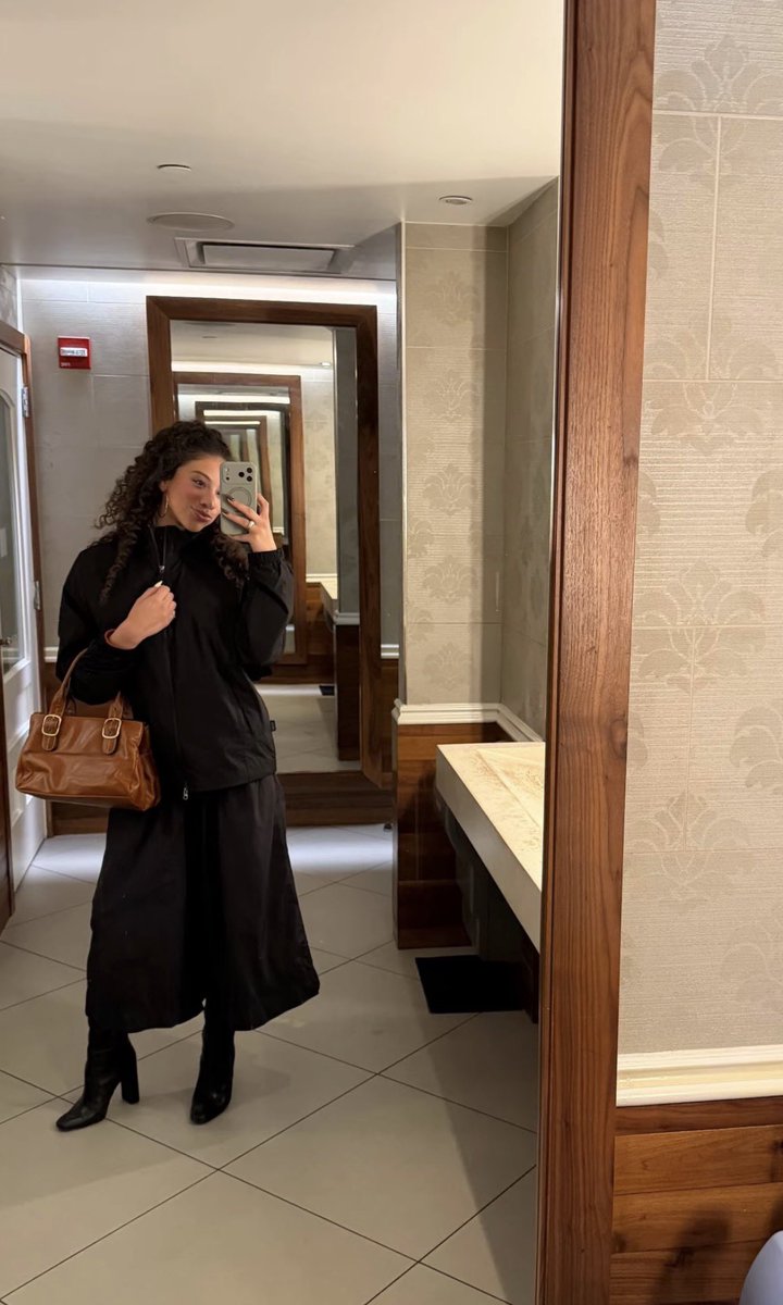 DZWorldsCollide's tweet photo. Kiara Romero stuns in new pictures from her trip to DC! https://t.co/RCPZxan0xI