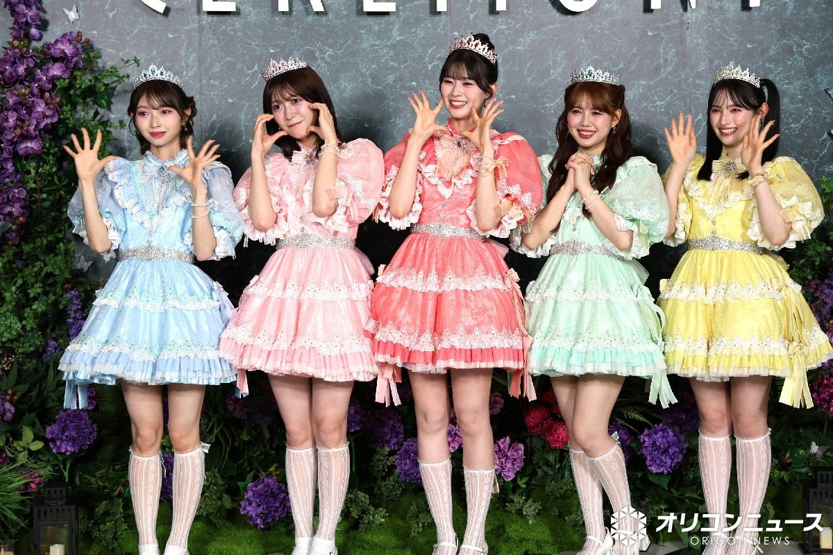 mahi02635671730's tweet photo. Mrs. GREEN APPLE presents『CEREMONY』🍏

超ときめき宣伝部、
ミニ丈＆きらびやかドレスで“ギュッ”💕
公演直前のグリーンカーペットに登場
https://t.co/DfA7OQfvwg

#MGA_CEREMONY https://t.co/mLtHlzLs3R