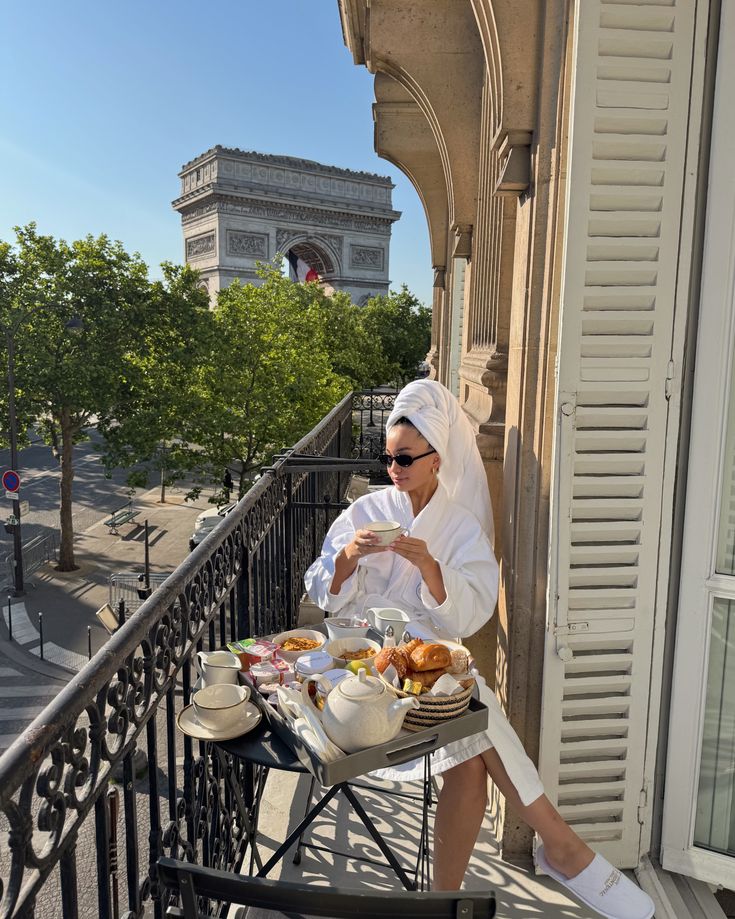 softtinted's tweet photo. summer breakfast on the balcony https://t.co/IS5DcuR64e