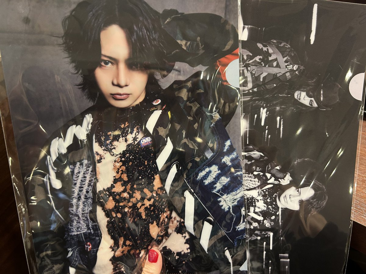 lastsmile00's tweet photo. 【交換】
The Brow Beat ガチャ　ブロビ　クリアファイル　缶バッジ

譲→クリアファイル

求→2枚目の◯のもの

本日、または明日東京両日手渡し

お気軽にお声掛けください https://t.co/125GAbsS5m
