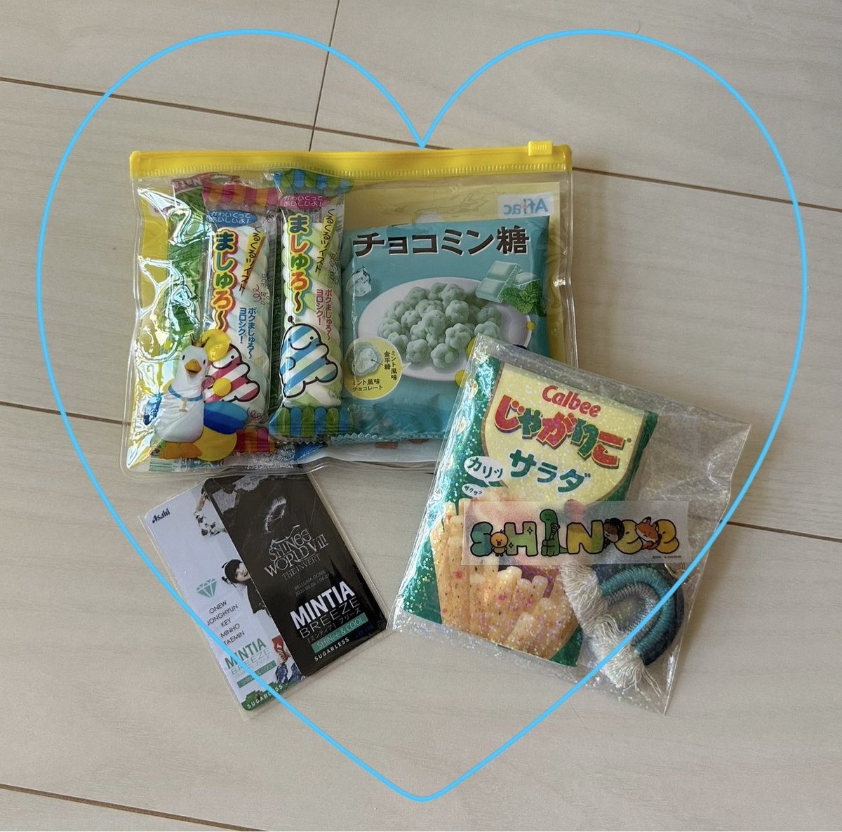 Coromama2's tweet photo. めぐみんから素敵便が💓
@yCmegu 

思いもよらない郵便局でーすの
ピンポン〜

SHINeeのライブで
雨でベルーナだし会場オープンと同時に
入場しちゃって会えず🥲
ベルーナはトイレ列すごいからそれしか無くて…
銀テ取れた？の連絡もくれて🥰
ほんと、推し活はじめての友達🤝
これからもよろしくね！ https://t.co/ARco0jsZOR