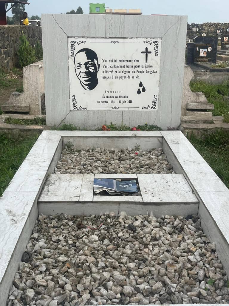 IssaVihamba's tweet photo. 8 ans sans justice pour toi H20
Le Congo vit les turbulences 
Mais ta lutte continue 
Pour  te rendre  fière  et heureux  ds le ciel 
Rip #luc
@luchaRDC https://t.co/0z4NyyLyuG