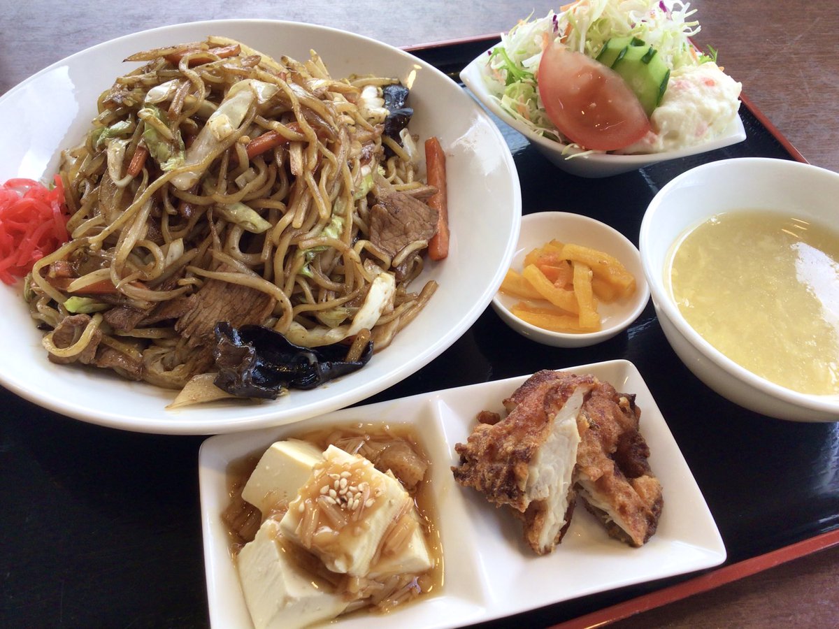 chukakenshin's tweet photo. こんにちは中華彩館剣心です！
今週の週替わり定食は「ソース焼きそば」に
なります🥢
(スープ、サラダ、おしんこ、小鉢付き)
税込1.200円でご用意しております😋
6月15日(月)までのご提供です！
皆さまのご来店お待ちしております🤗

暖かい気温が少しずつ戻ってきましたね
過ごしやすくありがたや〜 https://t.co/BqrKXX0xMU