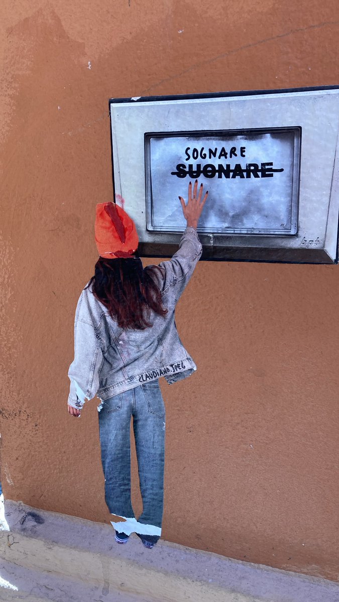 terryvale's tweet photo. SOGNARE...amici cari!
(passeggiando per Bologna e cosa vedo ...
molto bello questo mini murales ) https://t.co/cjm7OGhoV6