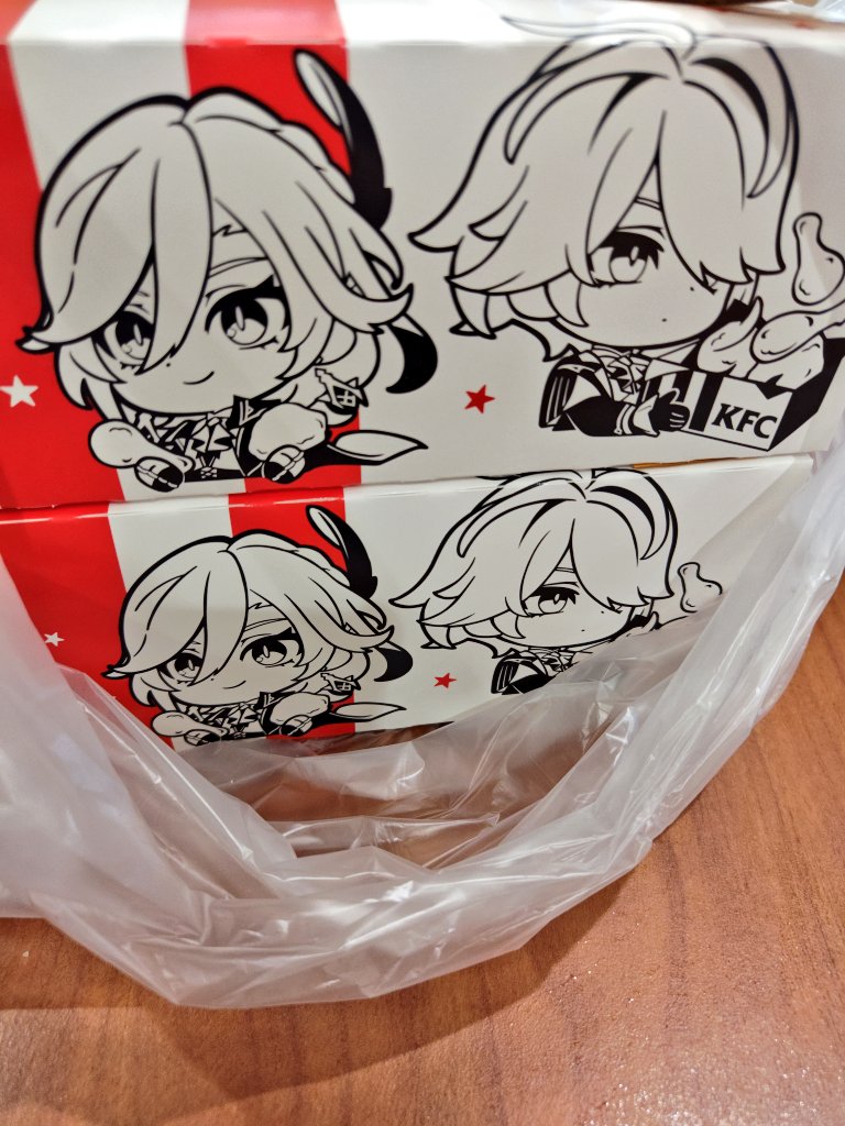 Chevre_099's tweet photo. 無事にゲットしてきた〜〜
中身はちゃんと油滲みないように厳重に包まれてた！配慮がありがたや… https://t.co/IUyeanR3gt