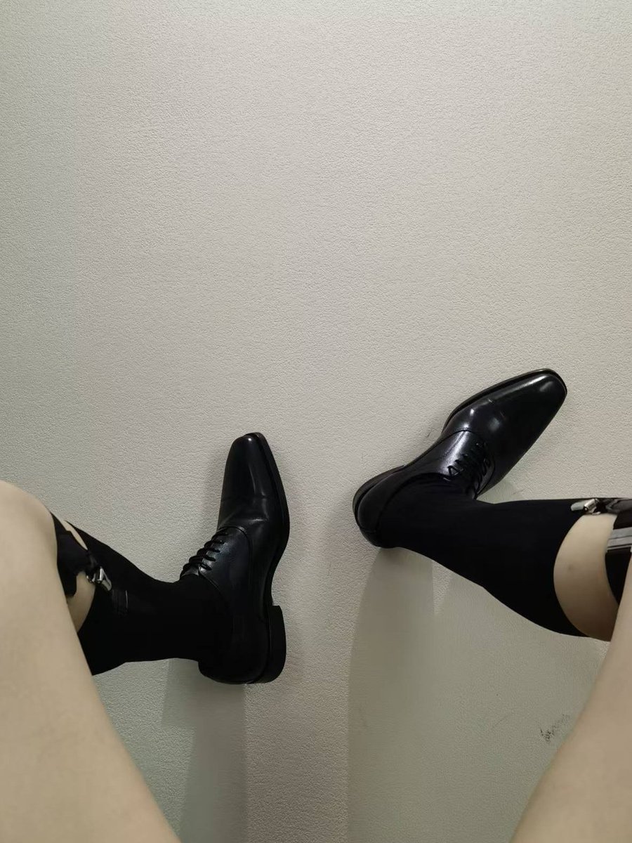uncleling0's tweet photo. 太热了，只能穿这么多 https://t.co/MyX3l5rArA