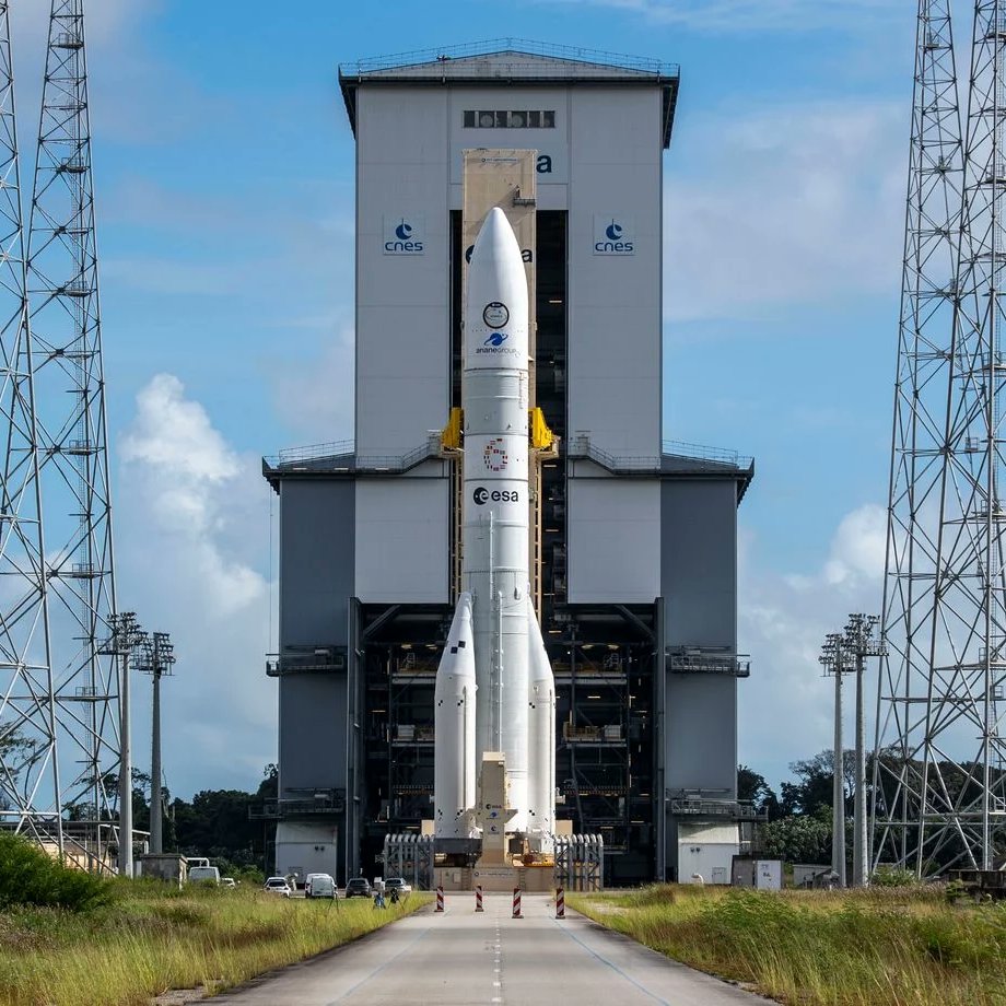 StubbyLicktrons's tweet photo. YOUR FAVOURITE ROCKET IS LGBTQ+: Day 10/30 

Ariane 6 is a lesbian! And she's European too! https://t.co/vy3KW9B2nk