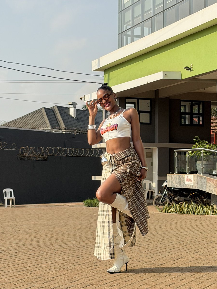 avapeace_1's tweet photo. Tune in @GalaxyFMUg Morning saga ✨🥰 https://t.co/tqlCHDD2nt