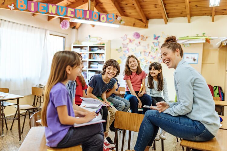 Schools_British's tweet photo. UK schools! We can help you get started on your Erasmus+ journey. Join an online event in June to learn more and find a partner school.

Register now: https://t.co/2GYKYbs2wn 
#ErasmusPlusUK #Schools https://t.co/NG5IRjpGTa
