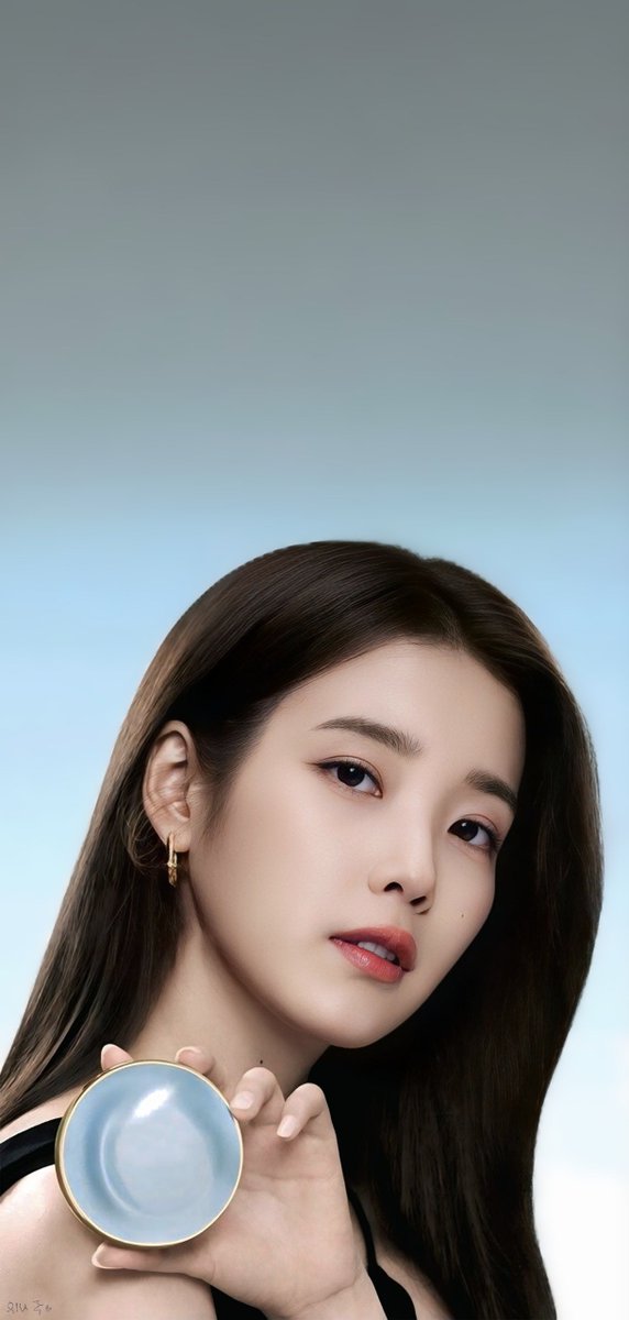 wyjc516's tweet photo. 아이유시
IU X Estee Lauder 
mobile wallpaper 
#아이유 #IU https://t.co/rioXJzmpMF