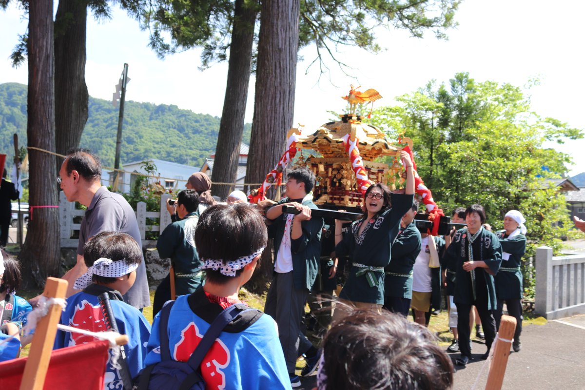ikeda8060's tweet photo. 池田大祭2日目！
先ほど「須波阿湏疑（すわあずき）神社」から
ワッショイワッショイと元気いっぱいに
お神輿2基（大人神輿+子供神輿）が出発しました～(^^)/ https://t.co/1KQ8wmFfON