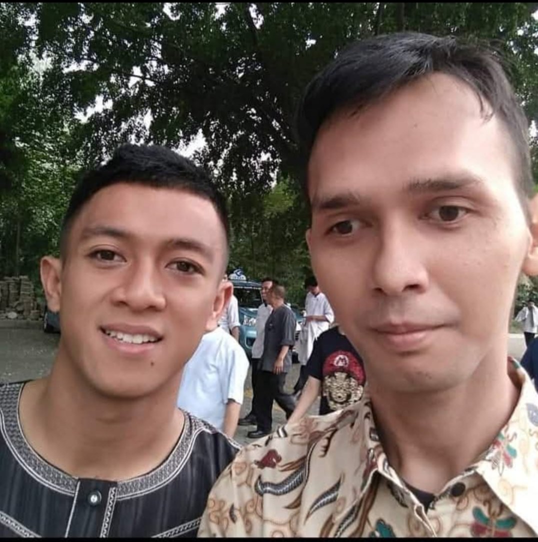 m_kafi88's tweet photo. @FaktaSepakbola Ngata2 in pemain rival ktika pke baju timnas emg salah, tp media jgn jahat2 banget, ketika negatif diungkap terus, gimana dgn yg positif, krn bnyk jga kan pemain rival yg jstru diajak nongkrong bareng sm suporter lawan, adem ayem tapi gak di ungkap https://t.co/DtT54iXKNT