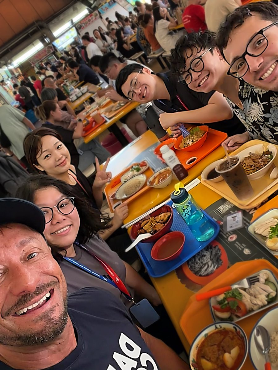VignuzziLab's tweet photo. Lunch with the lab! ❤️ https://t.co/zUhlN5mrp7