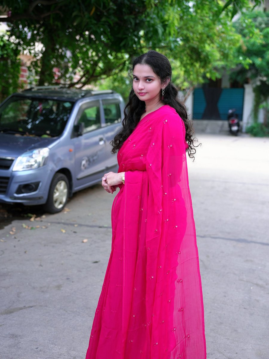 SumiiTalks's tweet photo. Saree link 👇
https://t.co/dxsxD5Rc1L
#colorcombination #pinkpinkpink #sareelovers #ootd #fyp https://t.co/nt9t0qdJbl