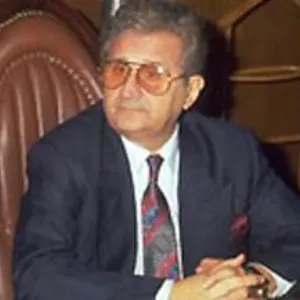 kenan_alpay's tweet photo. Sn @DrHakanBahadir sizden önce Dr Yıldırım Aktuna ve Fatma Girik de kameralar önünde böyle çirkin şovlar yapar, denetim adı altında rezil bir güç ve şöhret gösterisine soyunurdu.
Mide bulandıran bir geleneği hortlatmakta neden inat ediyorsunuz? Görevinizi insan gibi yapın lütfen. https://t.co/nvfcKkHww0