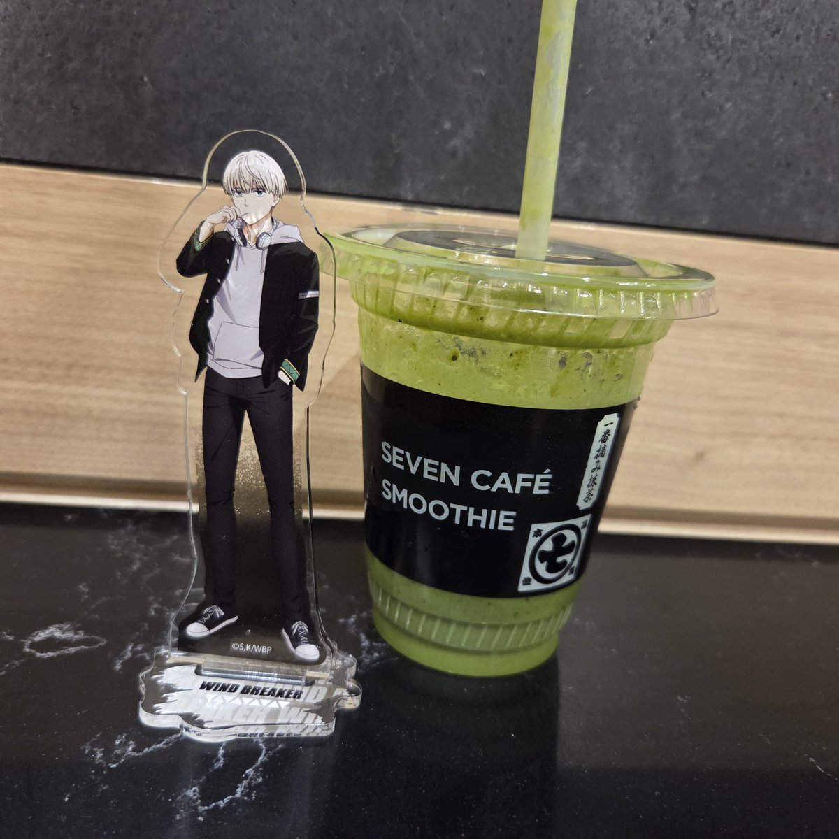 kinogreen06's tweet photo. 朝は🍈、おやつは🍵
朝はガラガラだったけどさっきは並んでた～並んでるうちに溶けてきて焦った https://t.co/ndJ9eZw1xm