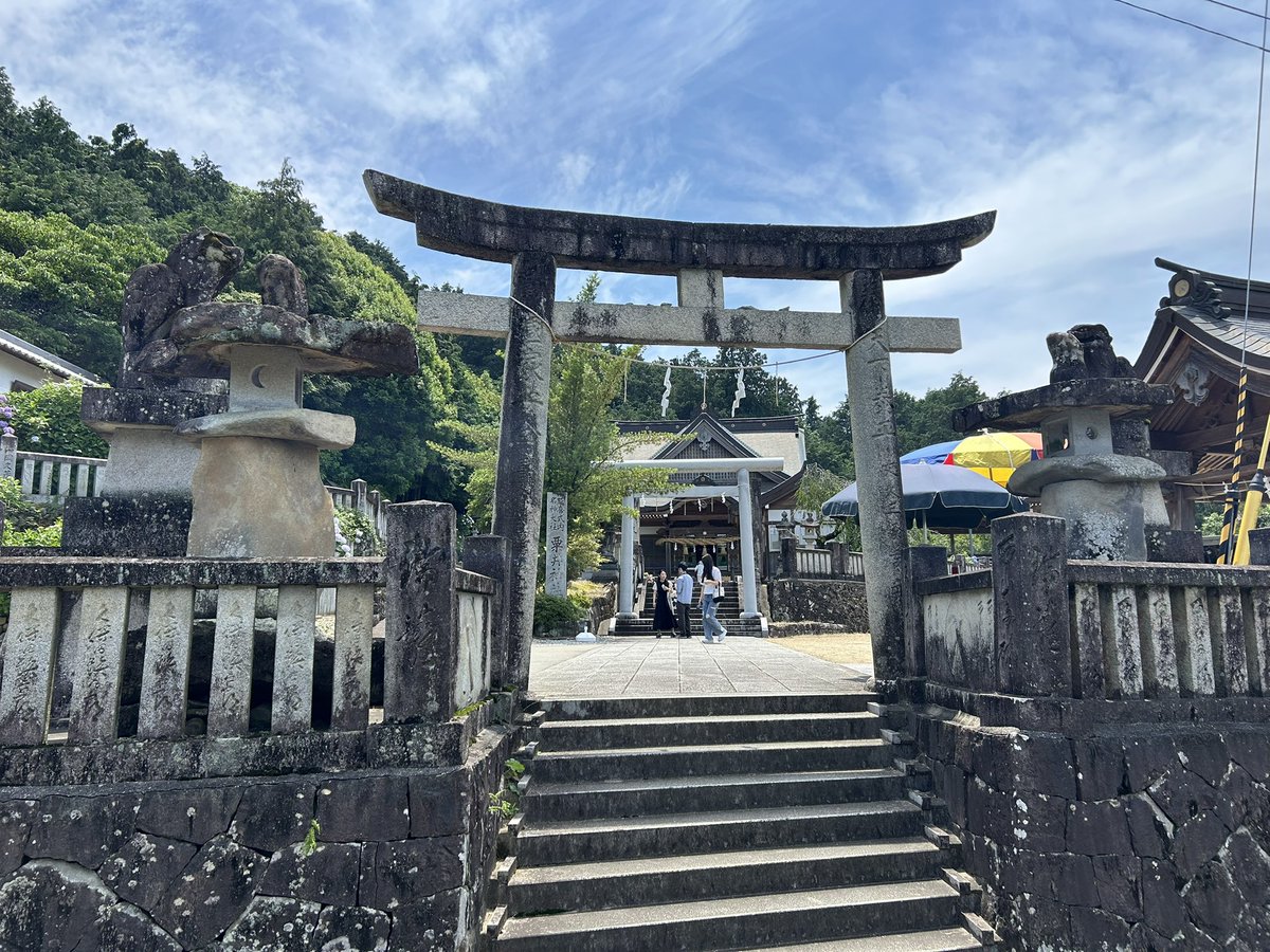 Ma101107's tweet photo. 今日は娘と久しぶりのお出かけ
紫陽花綺麗でした！！
#粟井神社 https://t.co/altbkoW2PD
