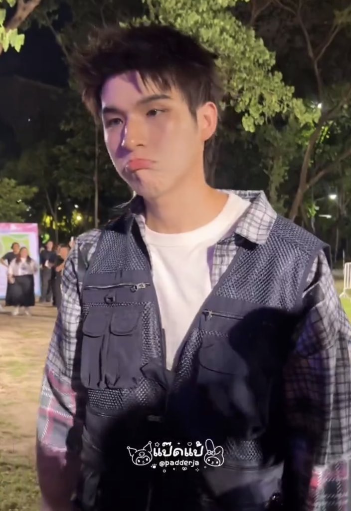 bittermacarons's tweet photo. benangnya putus          benangnya baru  
☹️😢🫩😣😖😢        ditemenin ayang
                                       😙😚🤪🥳😘🤪
#WUTheSeriesEP6 https://t.co/obmGNzcswM