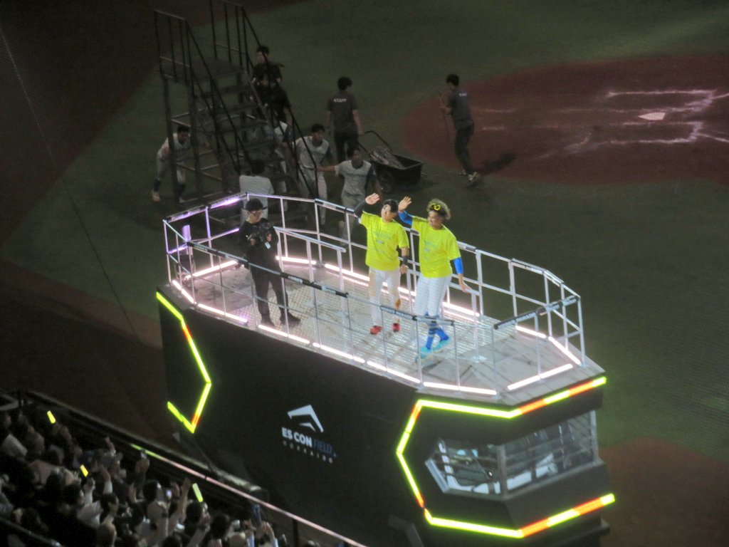 wossan72's tweet photo. 先発の加藤貴之が７回２失点で相手打線を抑えると、大塚と水谷のホームランなど得点機を生かし４対２でDeNAに連勝👏 https://t.co/767BOPieWQ