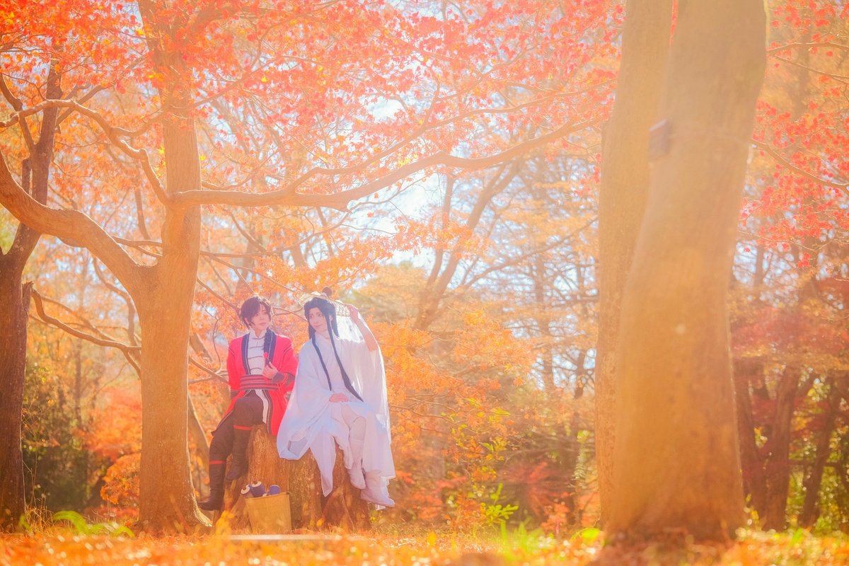 emuto33's tweet photo. 【cosplay】

　　　　　天官賜福

￣￣￣￣￣￣￣￣￣￣￣￣￣￣￣￣ 

 三郎  :@kimidori0438 
 謝憐  :  エム
Photo:@7aaaaaaachi0218
#花城0610生日快乐
#TGCF https://t.co/1ldKSfdabu