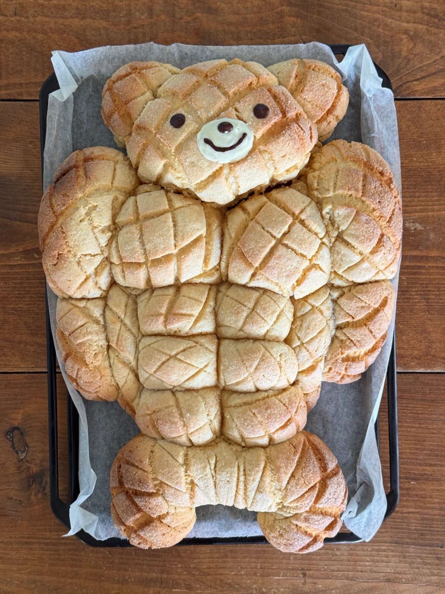konel_bread's tweet photo. BIG筋肉くまメロンパン✨
普通のメロンパン約25個分の大きさ https://t.co/Z8IMgMb2ZD
