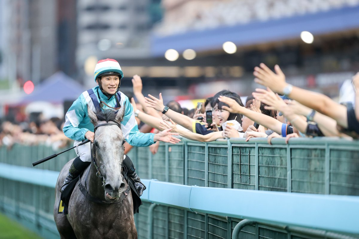 HKJC_Racing's tweet photo. Team @EustaceRacing with an early double! ✌️

🥇 Kyrus Treasure
🥇 Holmes A Court 

#HappyWednesday | #HKracing https://t.co/DLigENtcpm